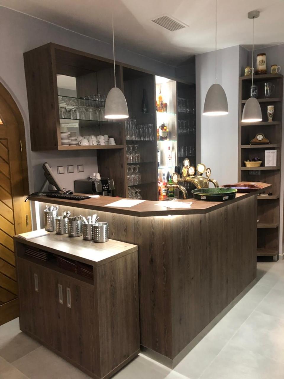 古曼酒店 Horšovský Týn 外观 照片